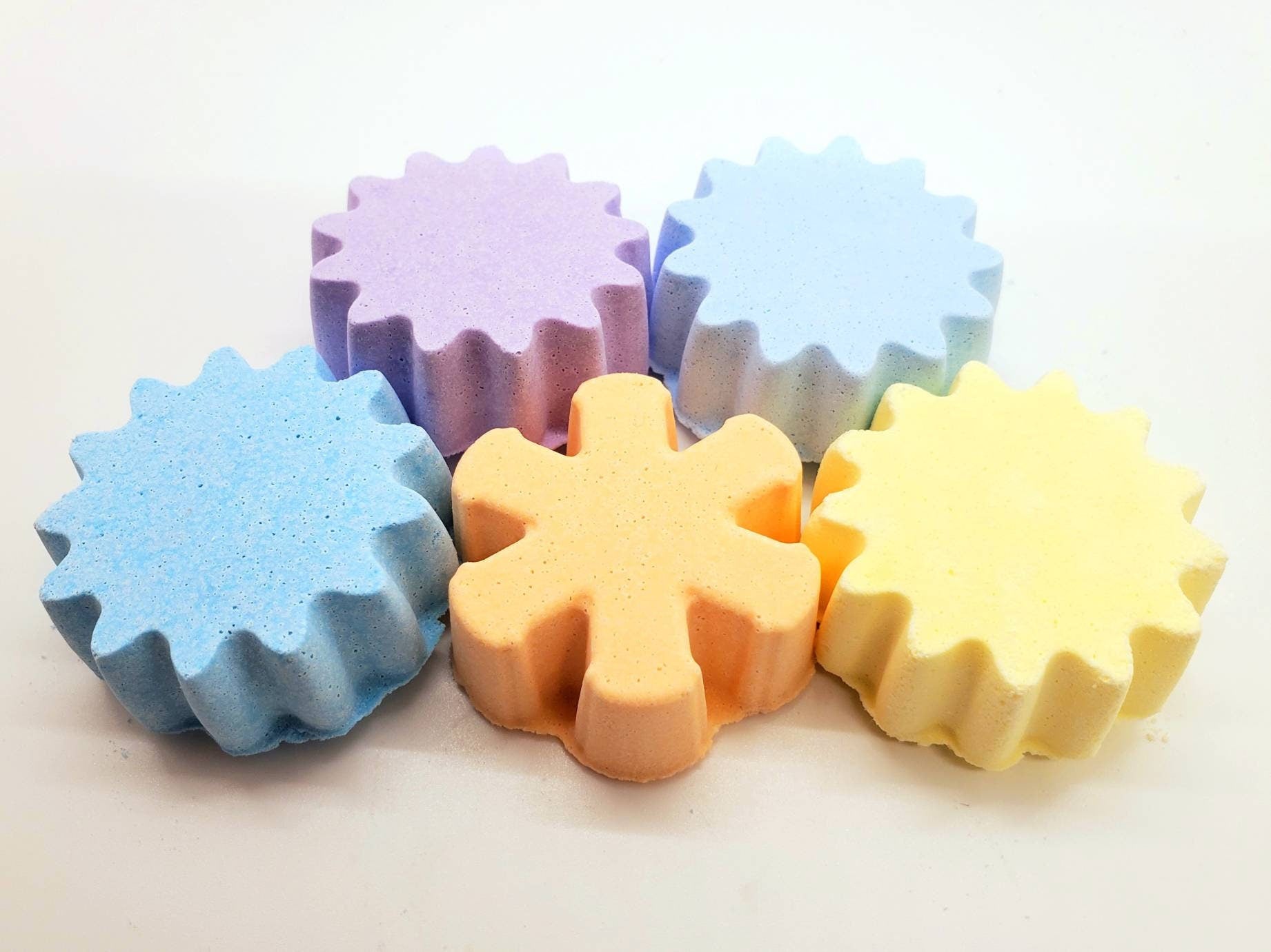 Shower Steamers, shower steamer gift set, shower steamer bombs for women, shower tablets, shower steamers for men, eucalyptus shower steamer with essential oils, lavender shower fizzer, shower fizzies