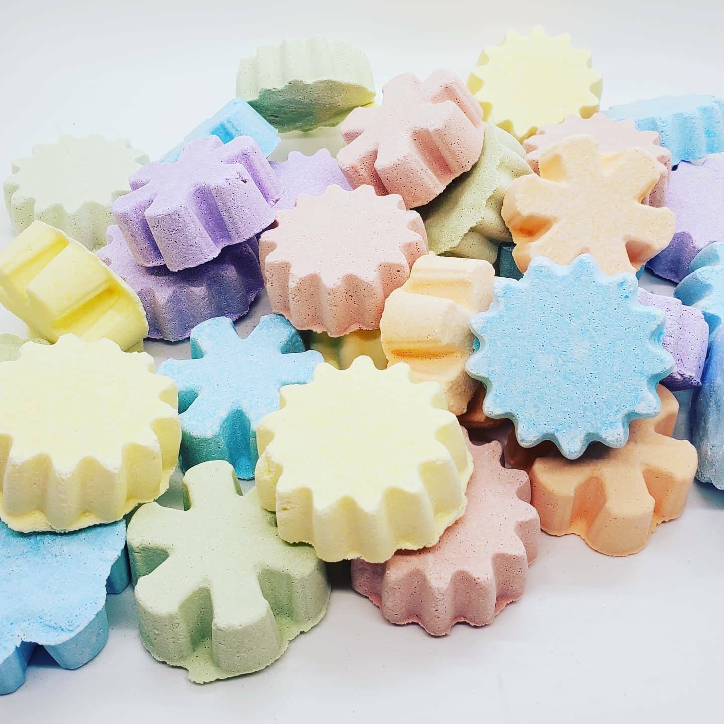 Shower bomb, Shower Steamers, shower steamer gift set, shower steamer bombs for women, shower tablets, shower steamers for men, eucalyptus shower steamer with essential oils, lavender shower fizzer, shower fizzies