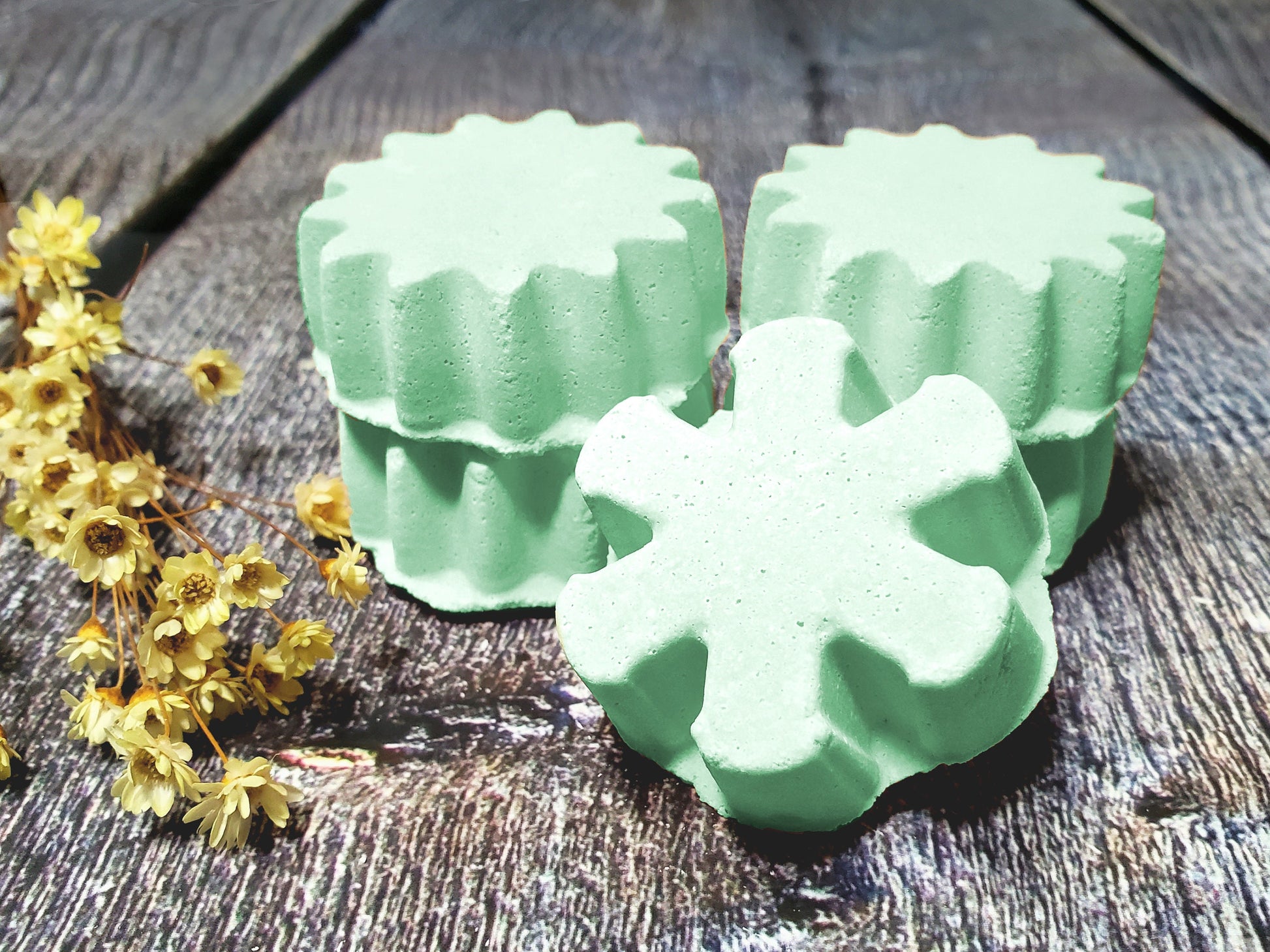 Shower steamer, shower bomb, shower steamers, shower bombs, shower steamer gift set, shower bomb gift set, shower fizzers