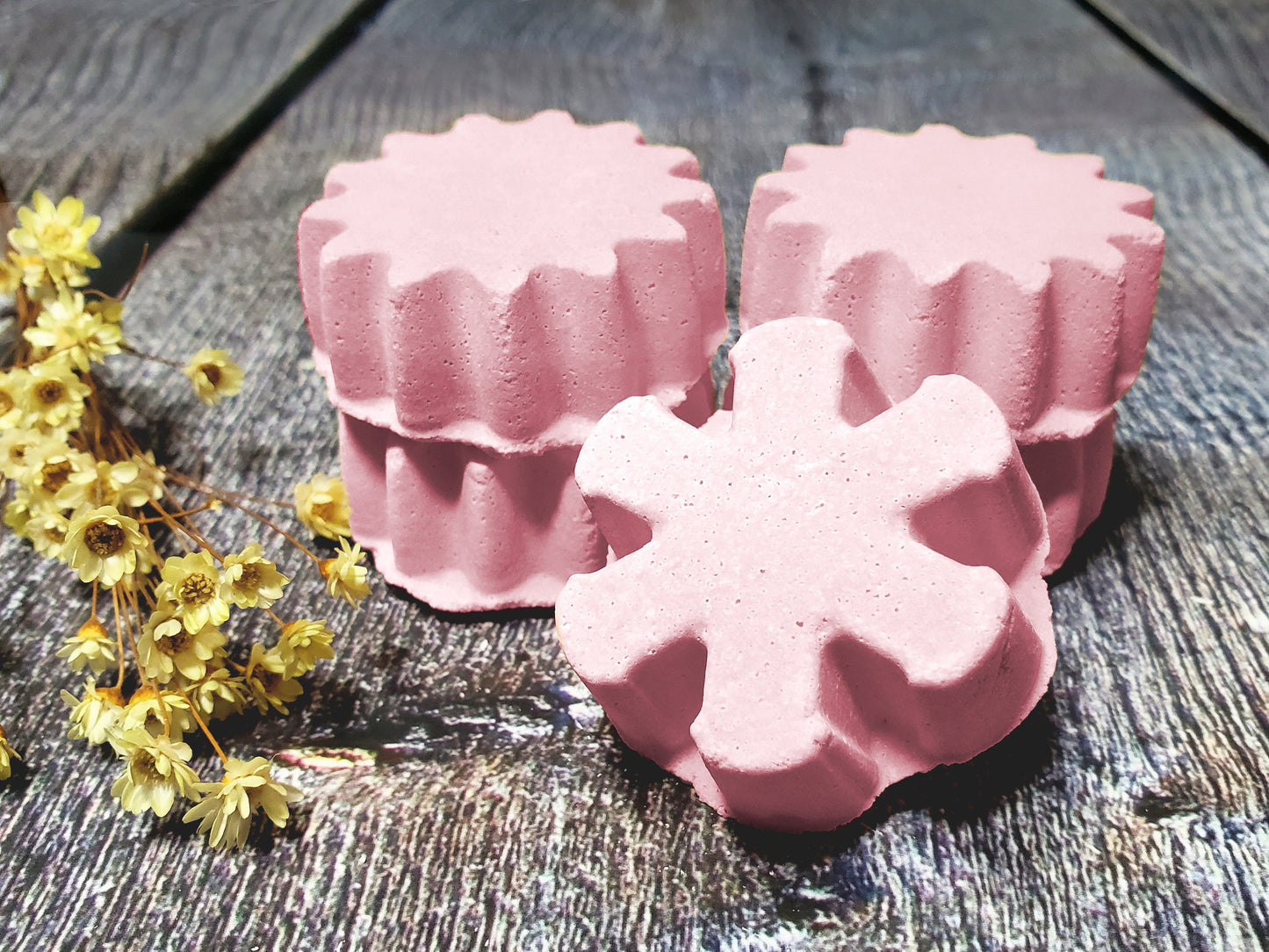 Shower steamer, shower bomb, shower steamers, shower bombs, shower steamer gift set, shower bomb gift set, shower fizzers